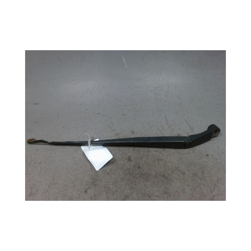 BRAS ESSUIE-GLACE AVANT GAUCHE TOYOTA AURIS