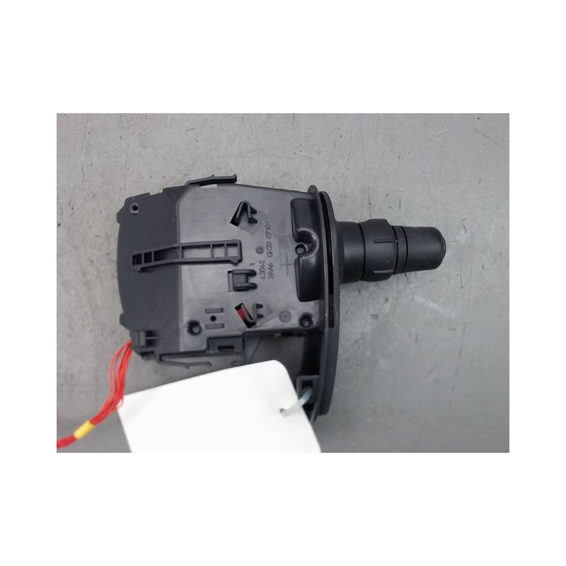COMMANDE ECLAIRAGE NISSAN NV250
