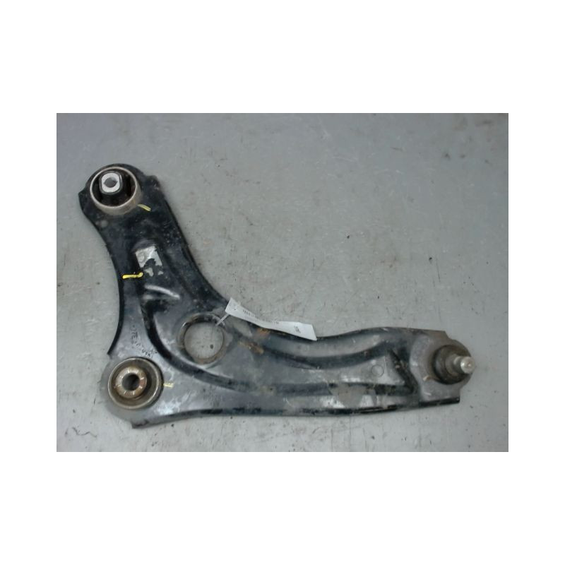 TRIANGLE INFERIEUR AVANT GAUCHE DACIA SANDERO