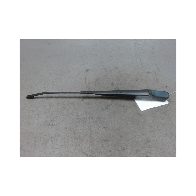 BRAS ESSUIE-GLACE AVANT DROIT DACIA SANDERO 2008-