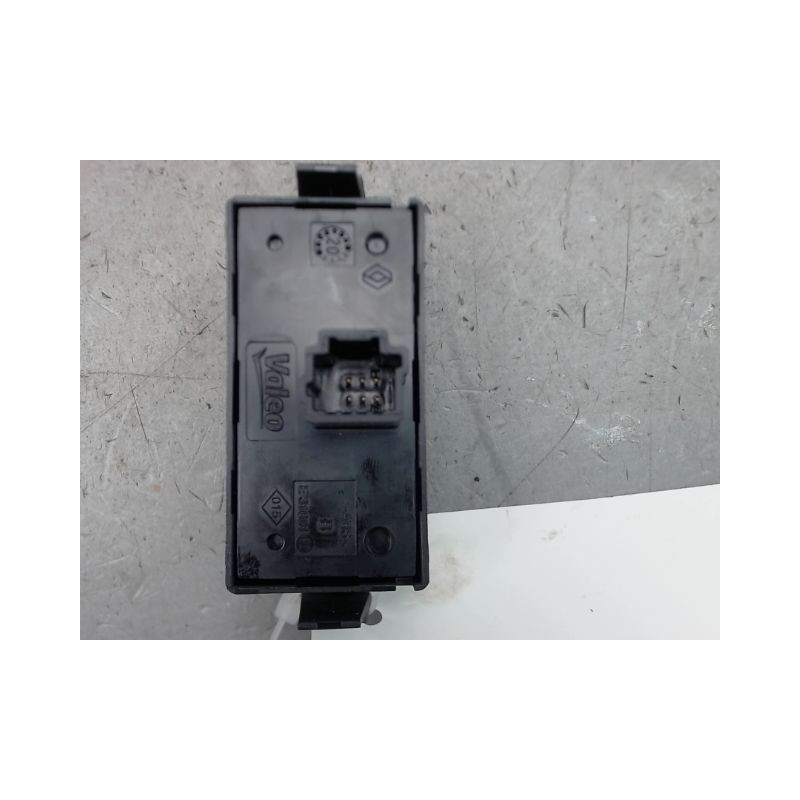 BOUTON DE WARNING NISSAN NV250