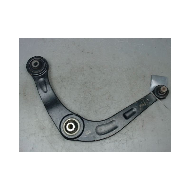 TRIANGLE INFERIEUR AVANT GAUCHE PEUGEOT 206 5P