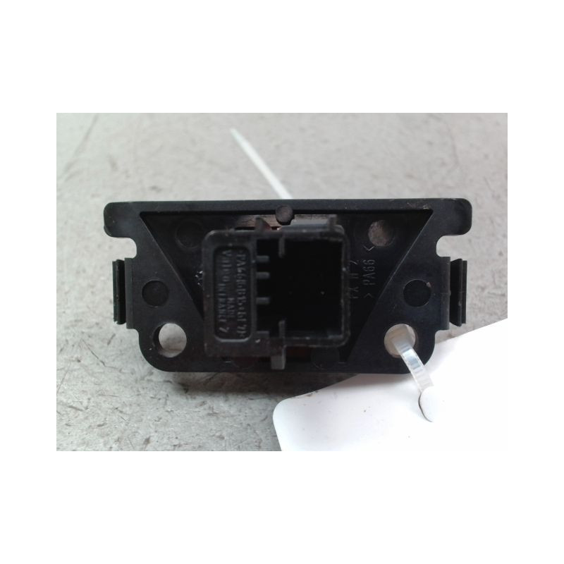 BOUTON DE WARNING PEUGEOT 307