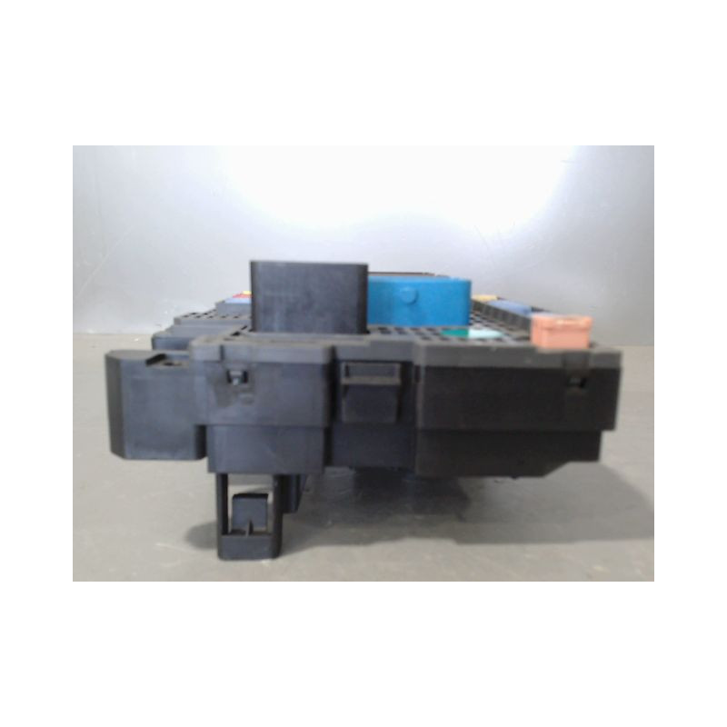 BOITE A FUSIBLES CITROEN C4 PICASSO 007-