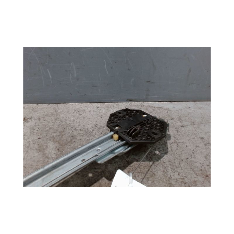MECANISME LEVE-GLACE AVANT DROIT DACIA SANDERO
