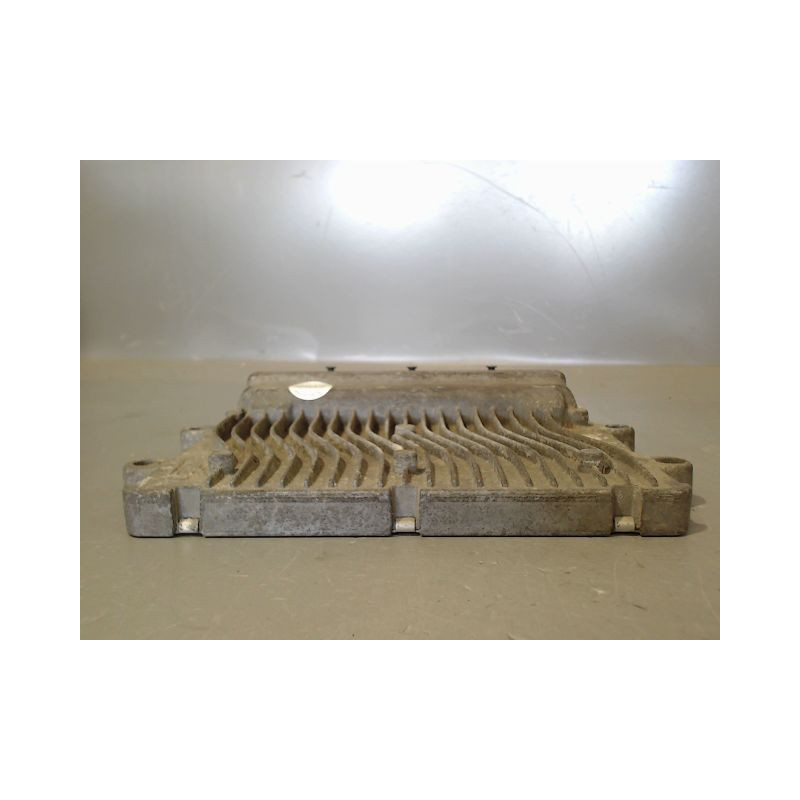 CALCULATEUR MOTEUR PEUGEOT 206 3P
