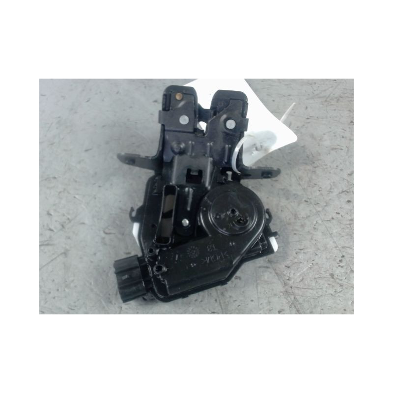SERRURE HAYON  TOYOTA PRIUS 2004-