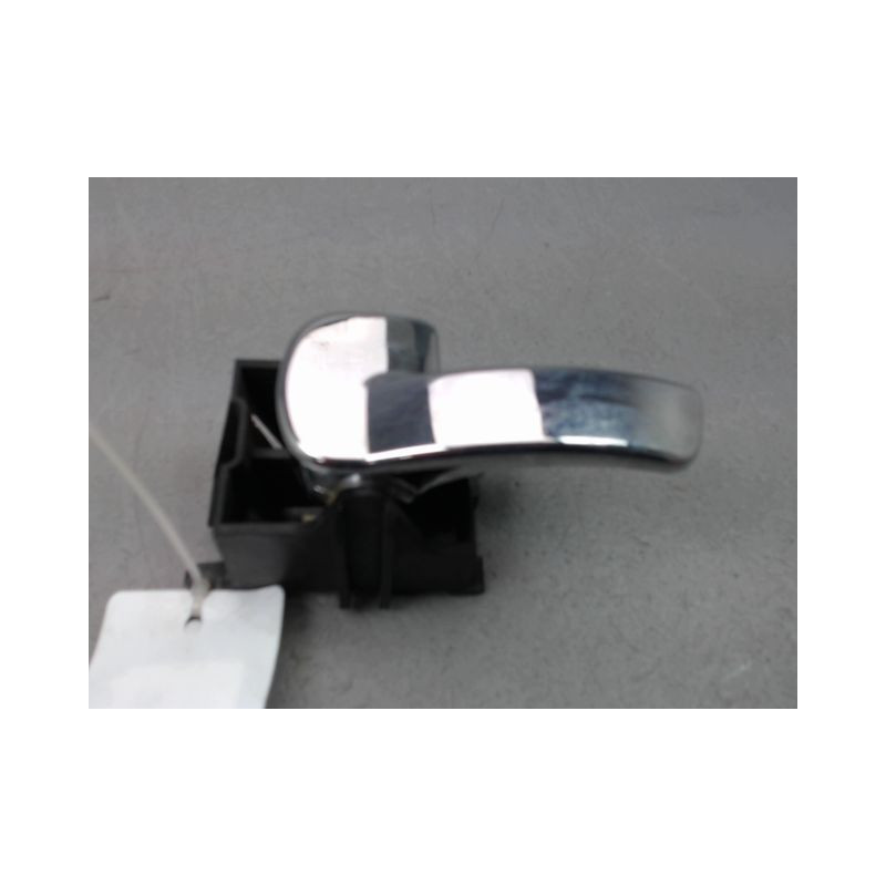 POIGNEE INTERIEURE PORTE AVANT GAUCHE NISSAN NAVARA DOUBLE CABINE