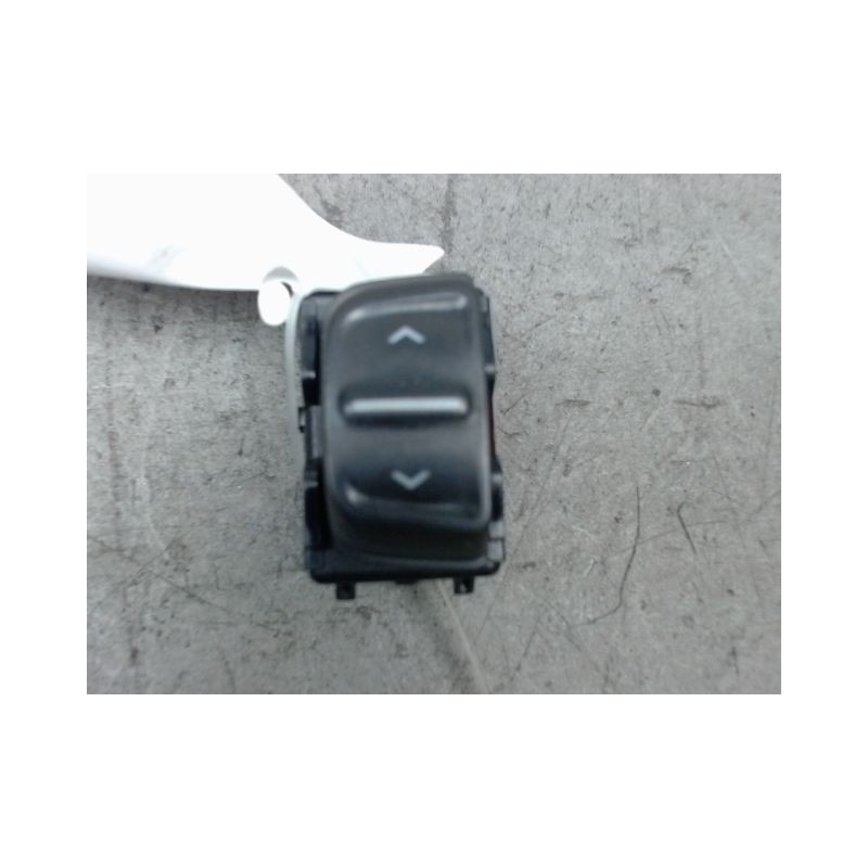COMMANDE LEVE-GLACE PORTE AVG DACIA SANDERO