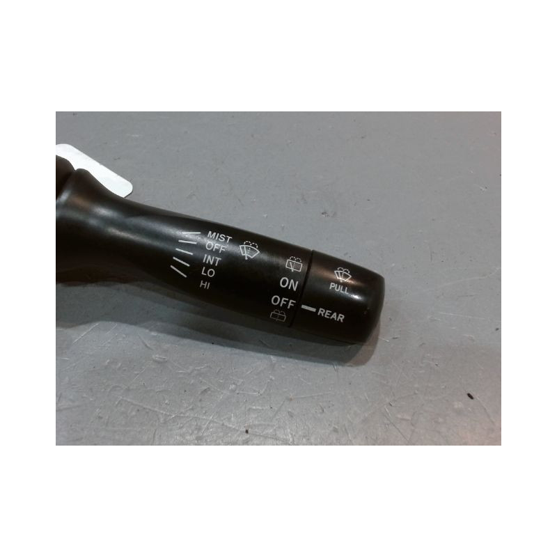 COMMANDE ESSUIE GLACE TOYOTA YARIS 2005-