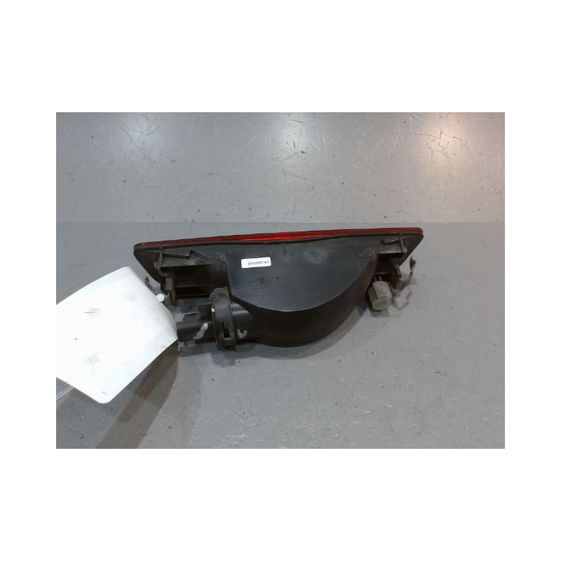 FEU BROUILLARD CENTRAL ARRIERE NISSAN MICRA