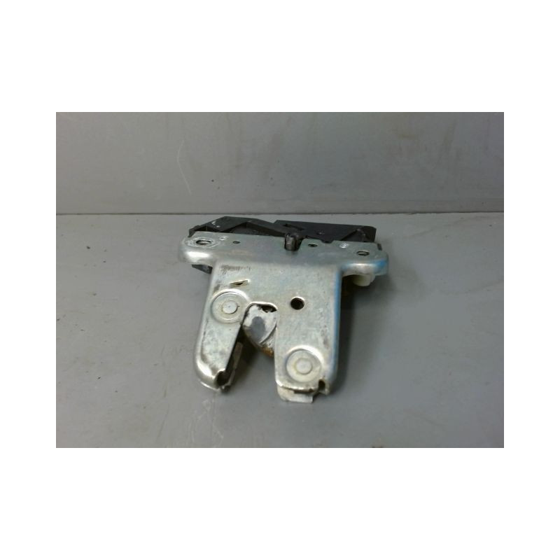 SERRURE COFFRE ARRIERE AUDI A4
