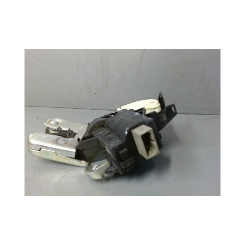 SERRURE COFFRE ARRIERE AUDI A4