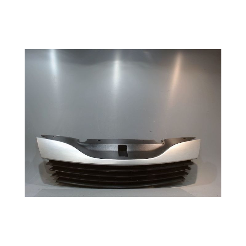 CALANDRE RENAULT LAGUNA