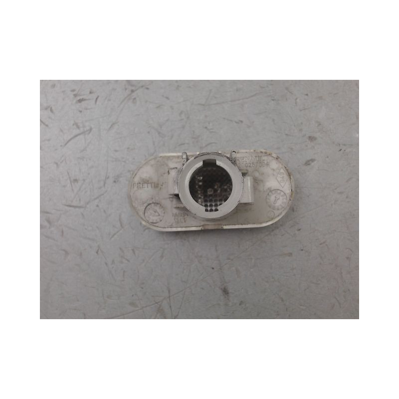 REPETITEUR AILE DROIT RENAULT TWINGO