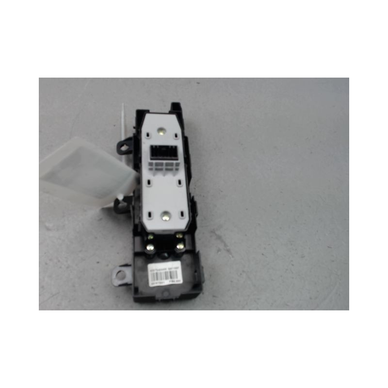 COMMANDE LEVE-GLACE PORTE AVD KIA NIRO