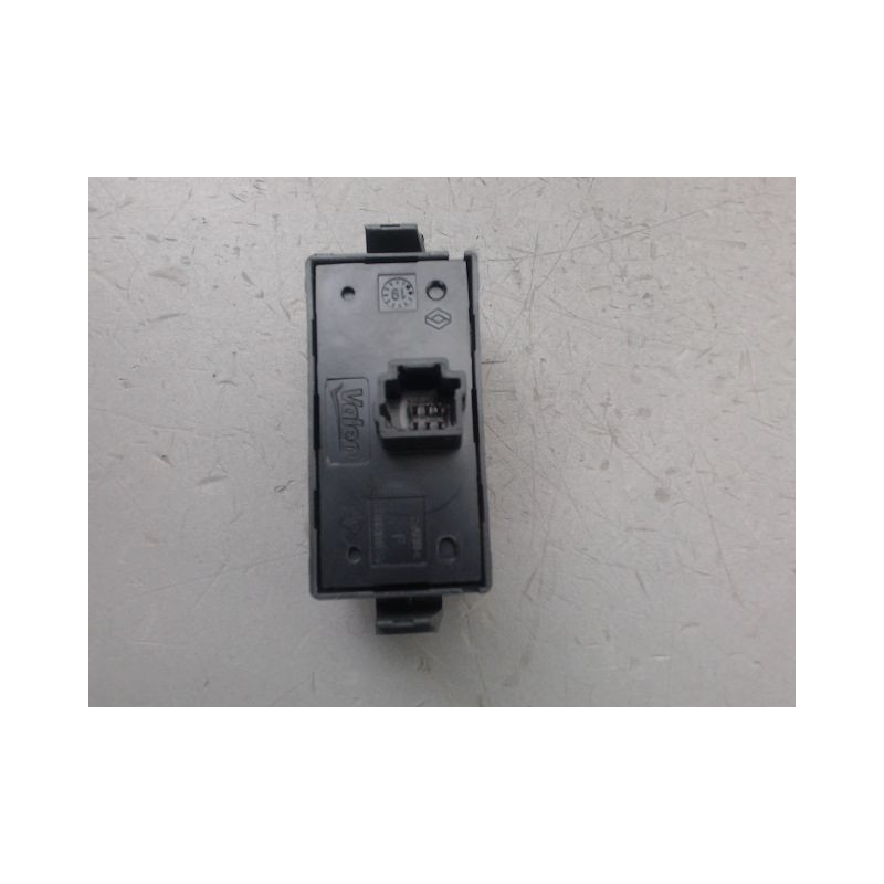 BOUTON DE WARNING RENAULT KANGOO