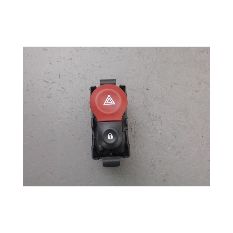 BOUTON DE WARNING RENAULT KANGOO