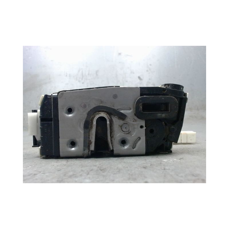 SERRURE PORTE COULISSANTE DROIT MERCEDES SPRINTER TOLE MOYEN 2006-