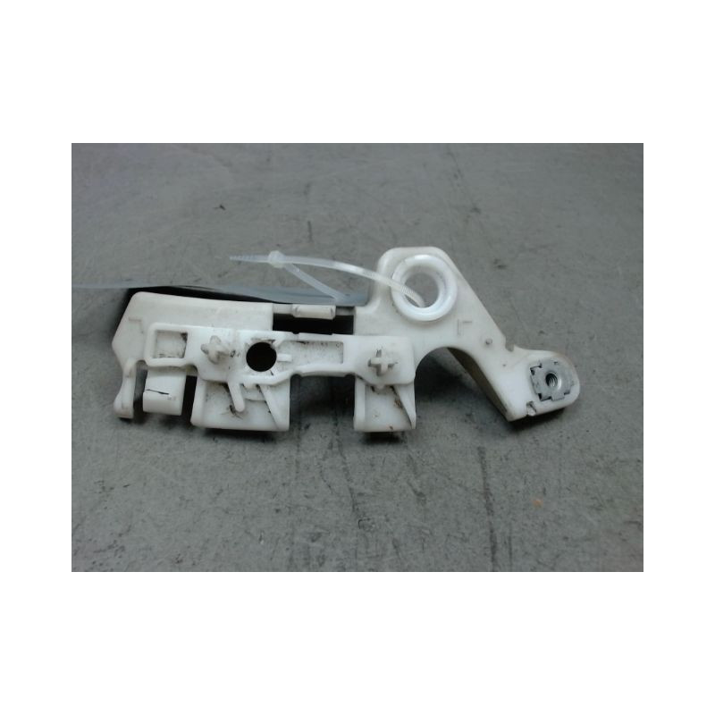 SUPPORT PARE-CHOC AVG RENAULT MEGANE