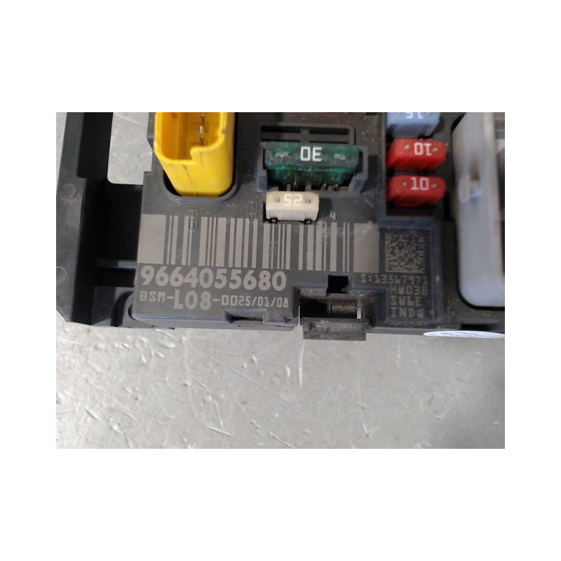 BOITE A FUSIBLES CITROEN C4 PICASSO LONG