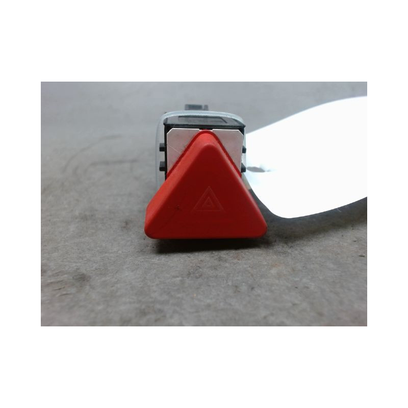 BOUTON DE WARNING VOLKSWAGEN GOLF V PLUS 2005-