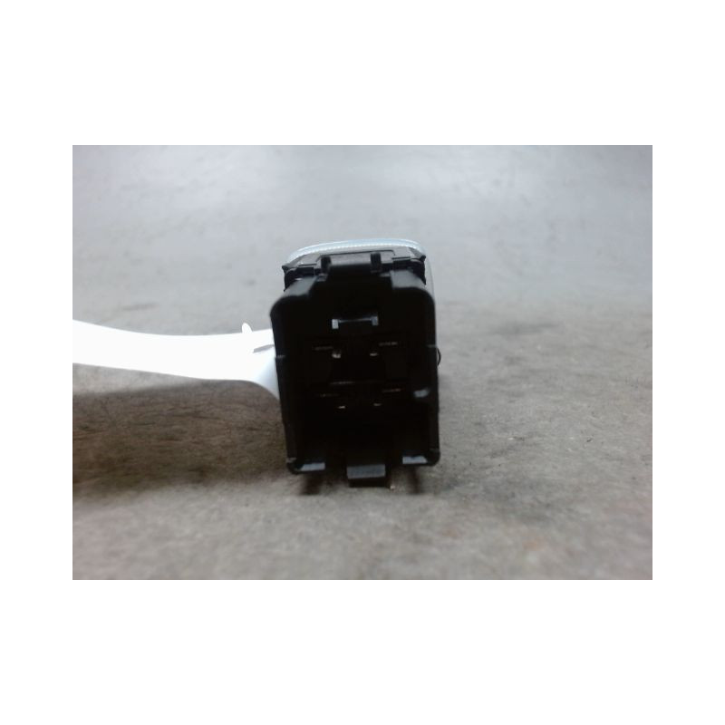 BOUTON DE WARNING VOLKSWAGEN GOLF V PLUS 2005-