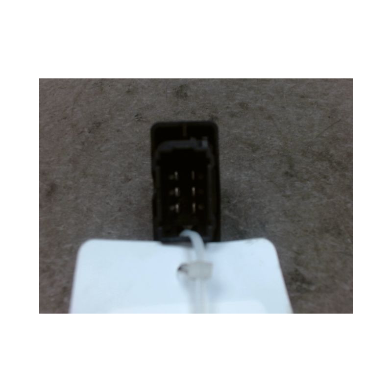 COMMANDE LEVE-GLACE PORTE AVD PEUGEOT 207 3P