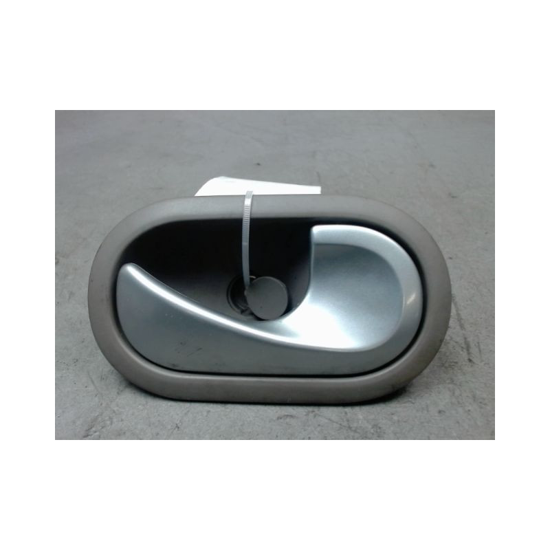 POIGNEE INTERIEURE PORTE AVANT DROIT RENAULT KANGOO EXPRESS 2008-
