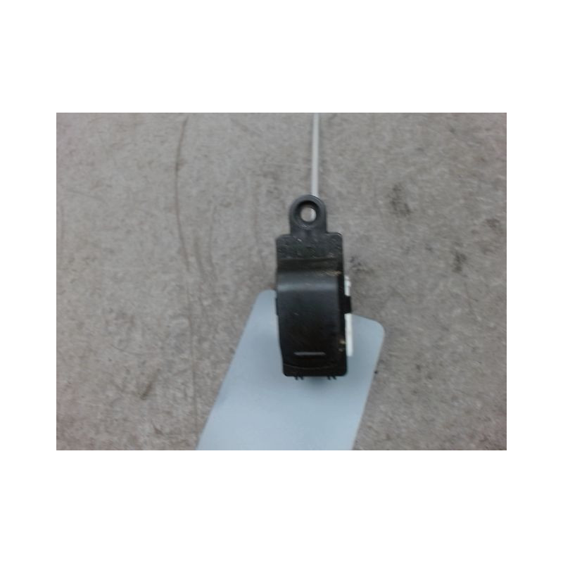 COMMANDE LEVE-GLACE PORTE AVD SUZUKI SWIFT