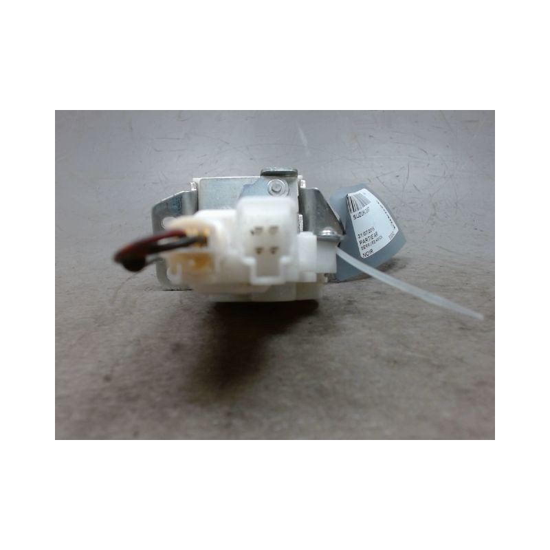 SERRURE HAYON  SUZUKI SWIFT