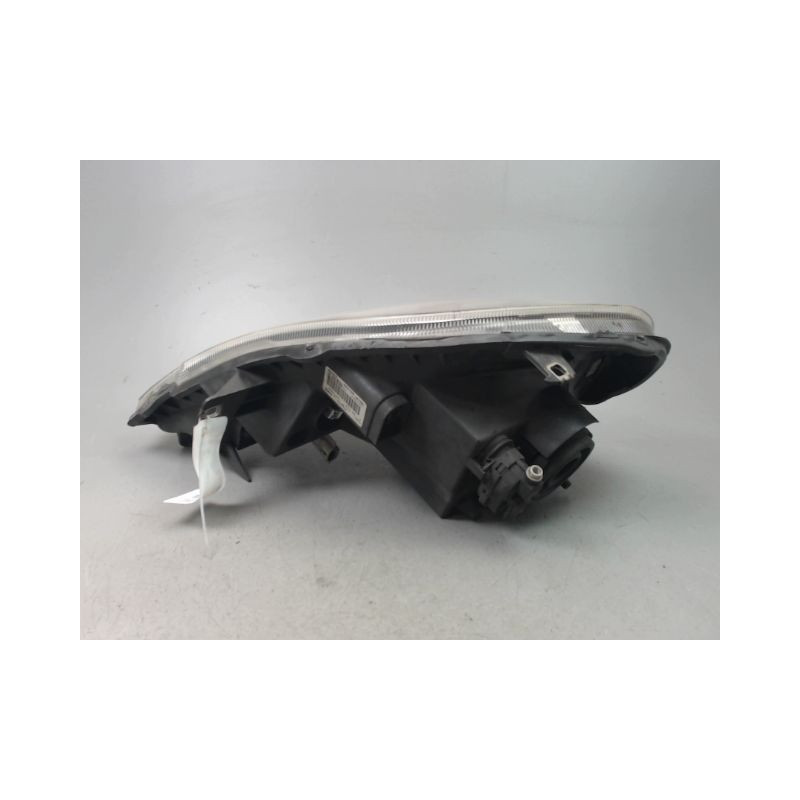 PHARE DROIT NISSAN PRIMASTAR
