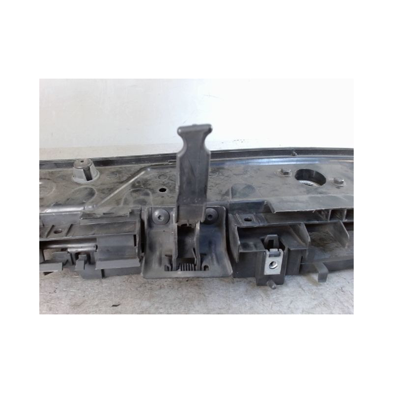 TRAVERSE SUPERIEURE ARMATURE AVANT RENAULT MEGANE