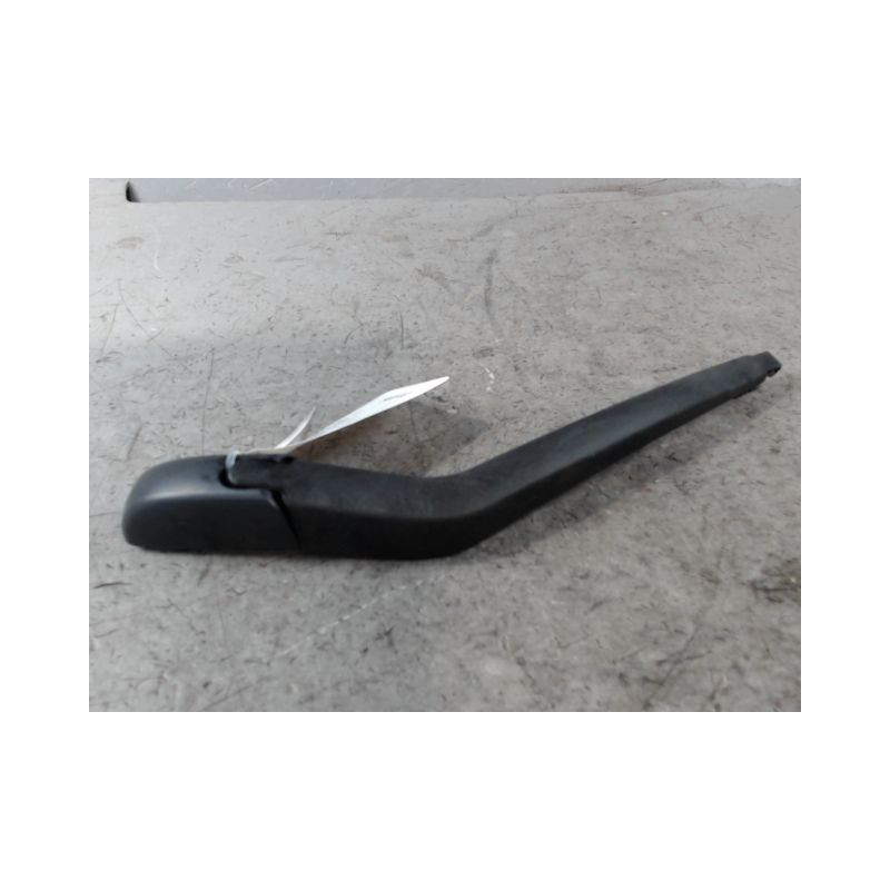 BRAS ESSUIE-GLACE ARRIERE TOYOTA YARIS 2005-