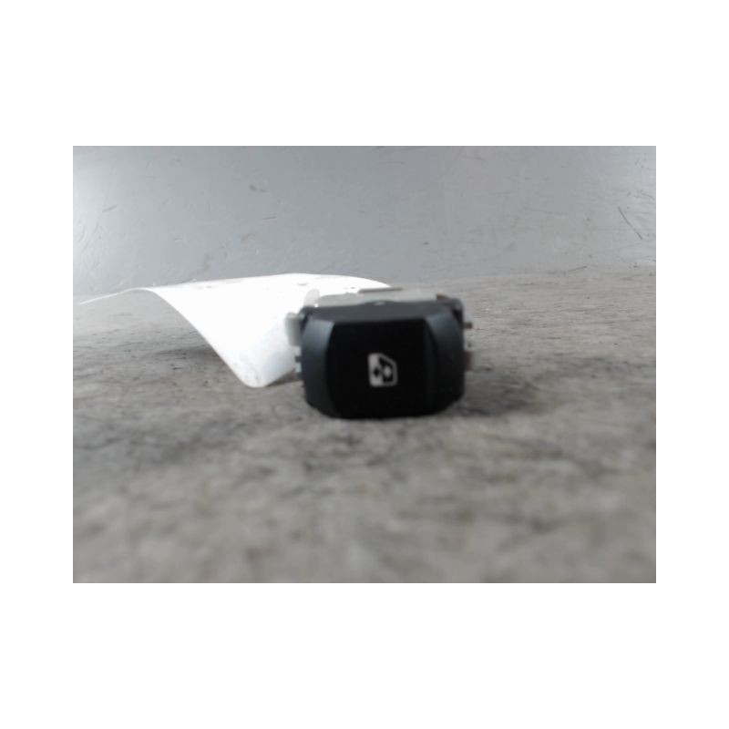 COMMANDE LEVE-GLACE PORTE AVD RENAULT CLIO III 2009-