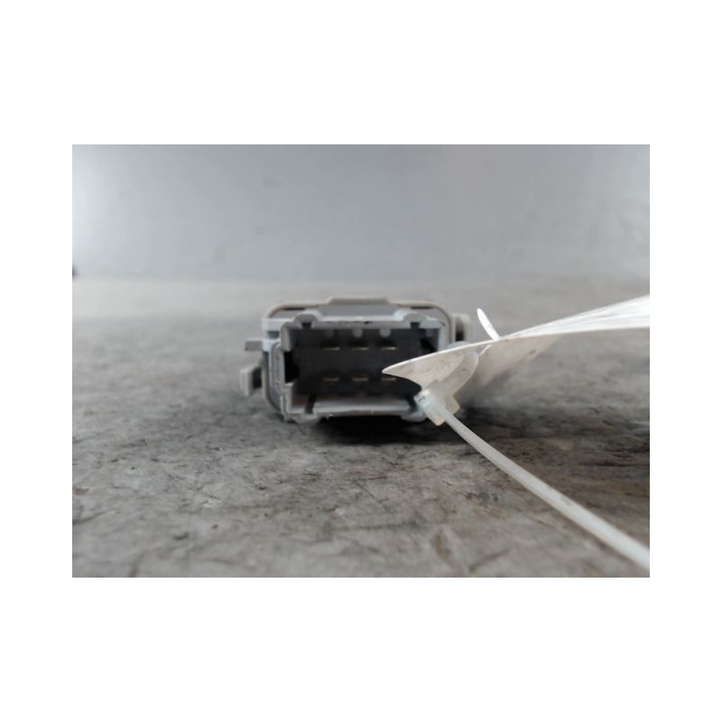 COMMANDE LEVE-GLACE PORTE AVD RENAULT CLIO III 2009-