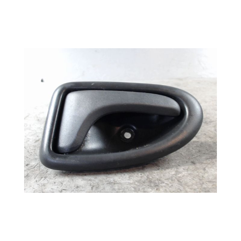 POIGNEE INTERIEURE PORTE AVANT DROIT RENAULT CLIO II CAMPUS 06-