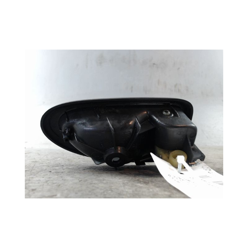POIGNEE INTERIEURE PORTE AVANT DROIT RENAULT CLIO II CAMPUS 06-