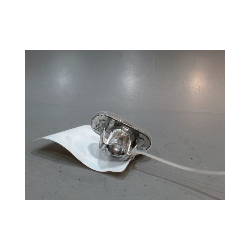 REPETITEUR AILE DROIT RENAULT TWINGO