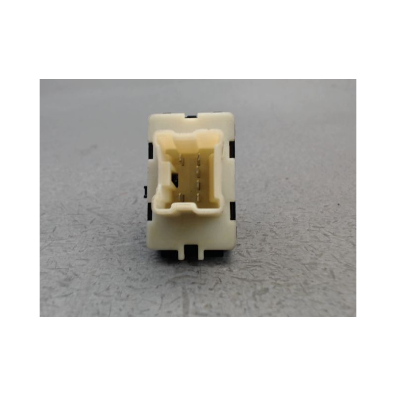COMMANDE LEVE-GLACE PORTE AVG RENAULT CLIO