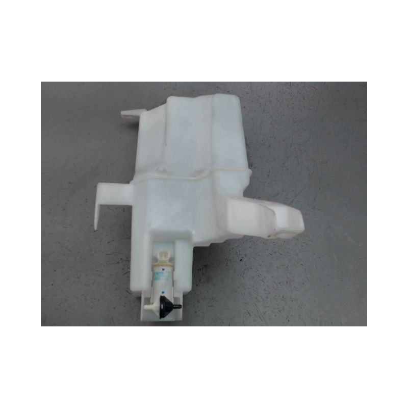 RESERVOIR LAVE-GLACE AVANT NISSAN NV200