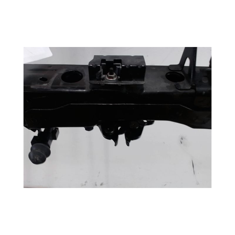 TRAVERSE SUPERIEURE ARMATURE AVANT RENAULT KADJAR