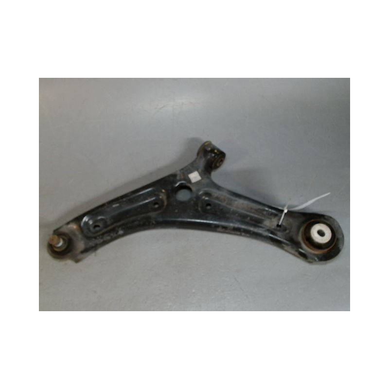TRIANGLE INFERIEUR AVANT GAUCHE FORD ECOSPORT