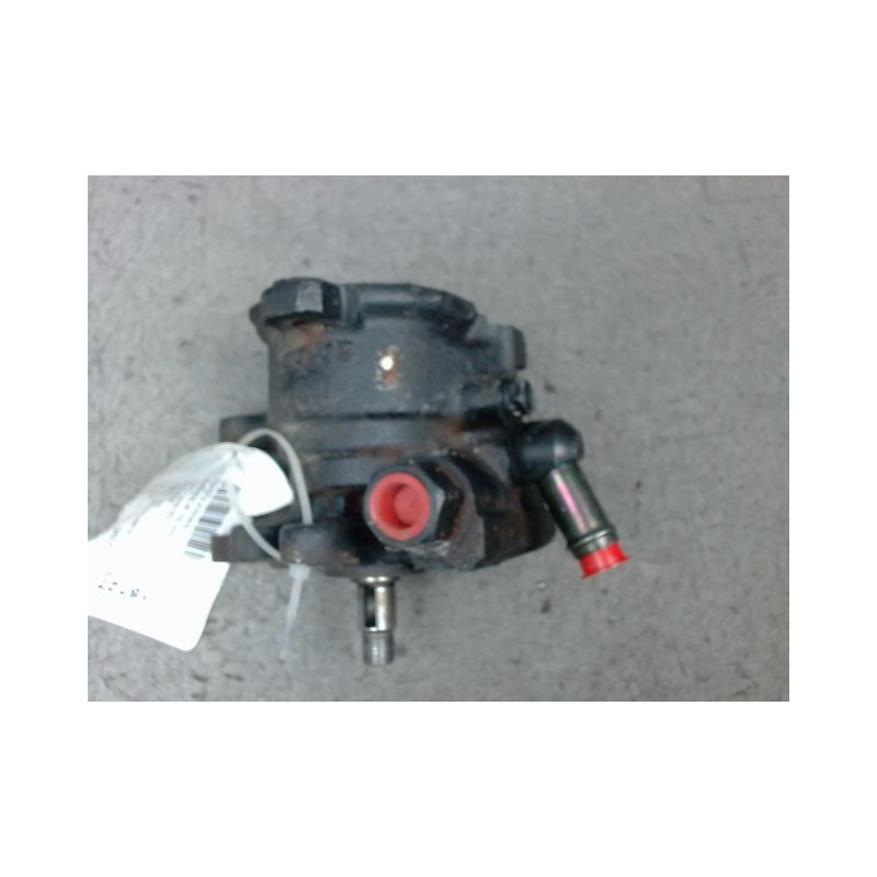 POMPE DIRECTION ASSISTEE TOYOTA AVENSIS -2000