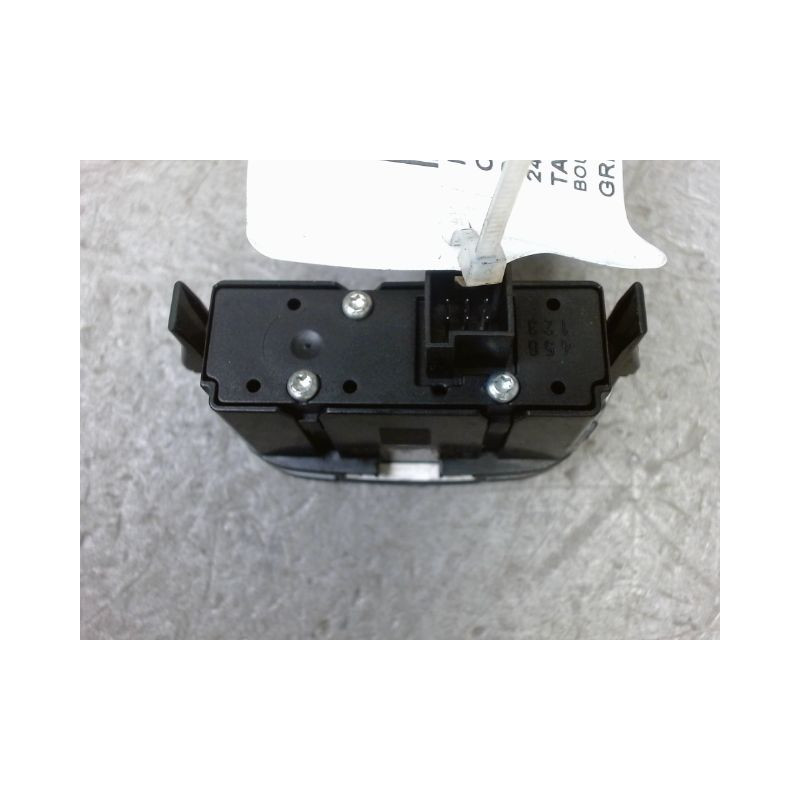 BOUTON DE WARNING MERCEDES CLASSE SL 2001-