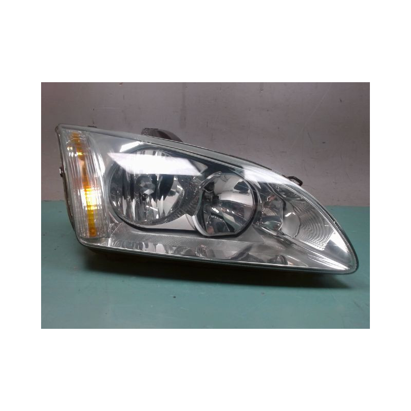 PHARE DROIT FORD FOCUS 04-07