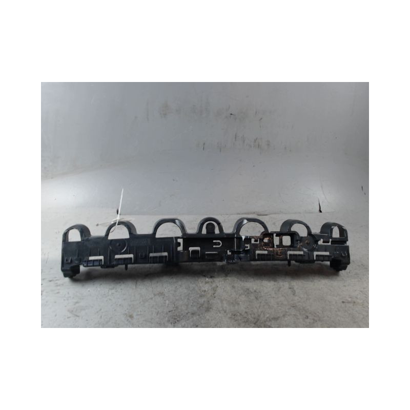 SUPPORT CENTRAL PARE-CHOC ARRIERE  RENAULT CLIO IV