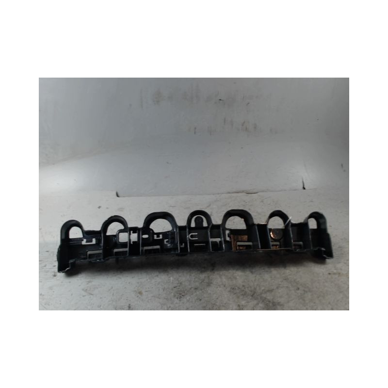 SUPPORT CENTRAL PARE-CHOC ARRIERE  RENAULT CLIO IV