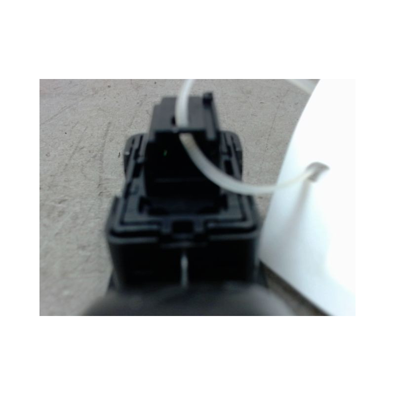 COMMANDE LEVE-GLACE PORTE ARD RENAULT CLIO
