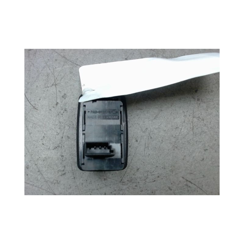 COMMANDE LEVE-GLACE PORTE ARD BMW SERIE 1